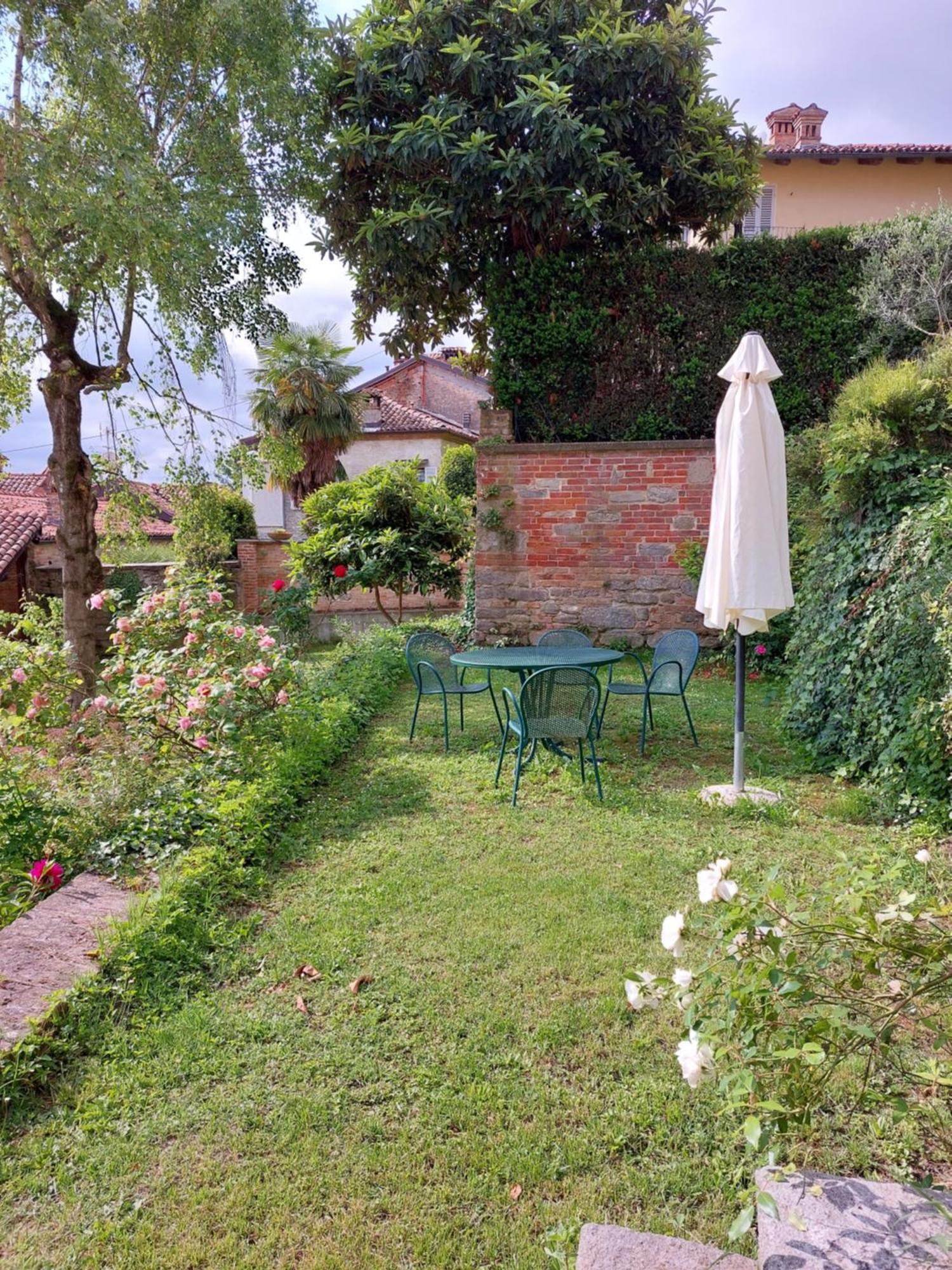 Appartement Il Giardino Di Olivia à Guarene Extérieur photo